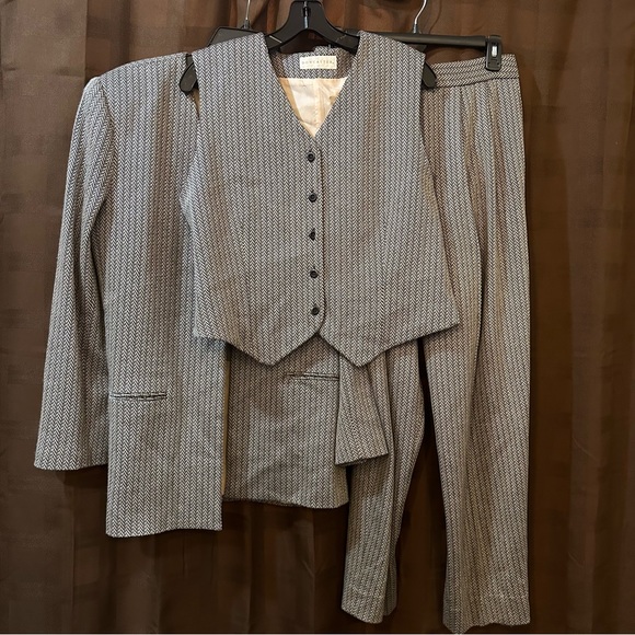 Doncaster Pants & Jumpsuits Doncaster 3 Piece Herringbone Suit With